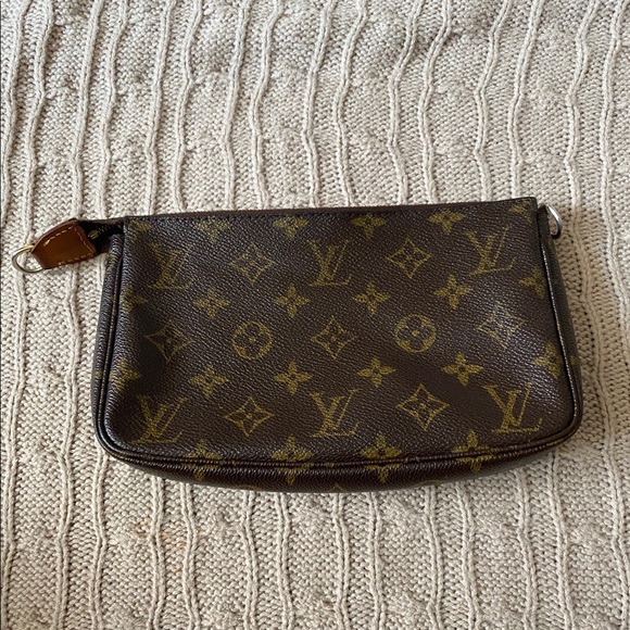 Louis Vuitton Handbags - LV monogram Pochette accessoires
